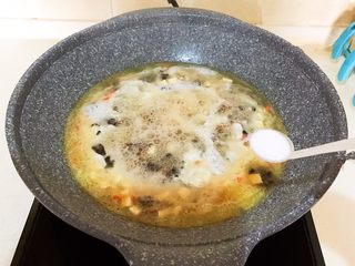 31、改良版 西湖牛肉羹,加入精盐调味