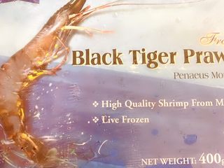 1、油闷大虾,准备虾，我用的是这种