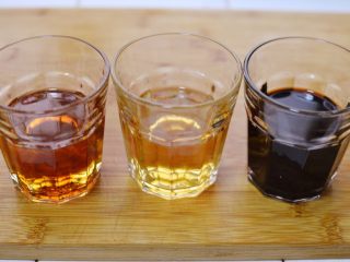 7、台式三杯鸡,麻油、米酒和酱油的比例为1:1:1。