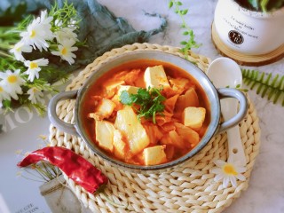 16、辣白菜豆腐汤,盛出食用