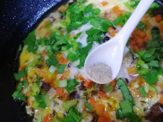 16、山药芙蓉汤,再根据个人喜好放入适量白胡椒粉增香。