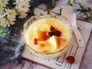 16、苹果小米粥,盛出食用