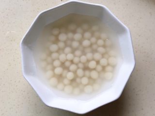 8、金瓜珍珠羹,盛出备用