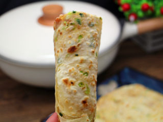 16、葱油烙饼,香喷喷的肉馅烙饼就出锅了，赶快试试吧！