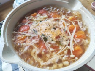 11、番茄豆腐汤,煮至沸腾