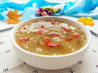 2、绿豆百合银耳羹,再来一张。