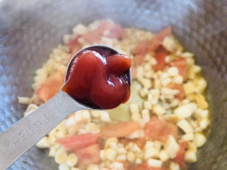 6、白玉菇豆腐汤,喜欢味道浓郁一些的可以加一勺番茄酱。