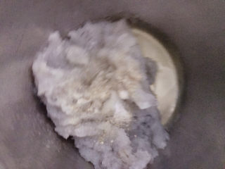 6、自制虾滑,半个鸡蛋清。