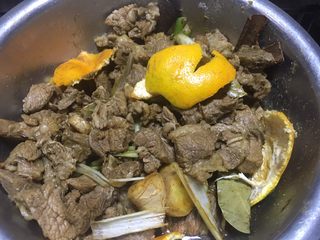 7、东北 炖牛肉,放橘子皮