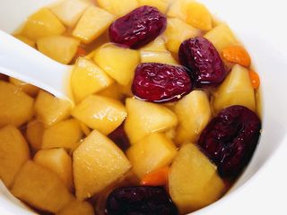 18、苹果雪梨汤,再煮半小时就可以享用啦！