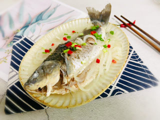 20、鲫鱼萝卜丝汤,鲫鱼萝卜丝汤开胃消食、消脂瘦身！