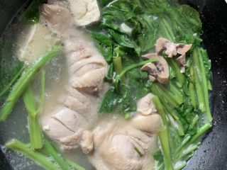 12、猪腰汤,放鸡粉