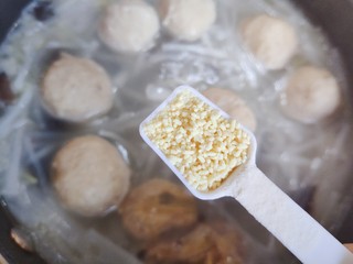 17、萝卜肉丸汤,加一小勺鸡精