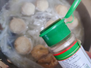 18、萝卜肉丸汤,加少许胡椒粉