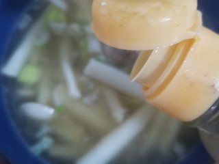17、海鲜菇肉丸汤,加香油