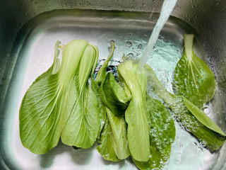 2、油菜豆腐,清洗干净