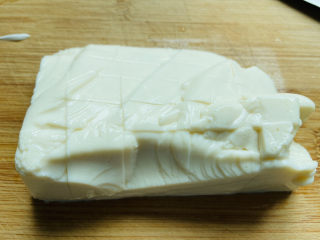 6、油菜豆腐,切小块