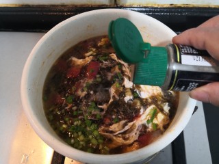 22、紫菜虾皮汤,洒入,黑胡椒粉