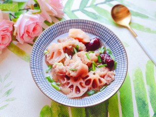 23、莲藕猪蹄汤,成品图