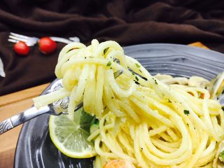 25、奶香浓郁 味道独特 简单易学 白汁海鲜意面,成品图