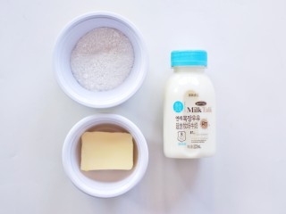 6、承味＃延世牛奶炖菜,此时准备制作白酱所需材料