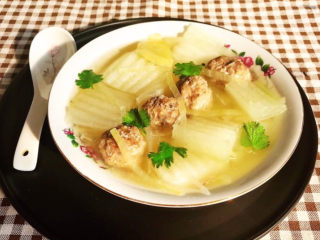 18、冬瓜肉丸汤,冬瓜肉丸汤鲜香适宜，清淡爽口~