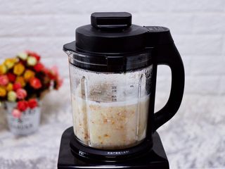 10、铁杆山药花生双米糊,你现在只需坐等糊糊做好哟。