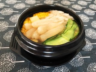 26、瓜片玉米竹荪汤,瓜片玉米竹荪汤烧好了