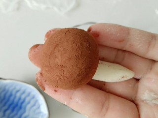 10、#甜味#香菇花式馒头,做好后就是这样子，然后中小火冷水上锅蒸。