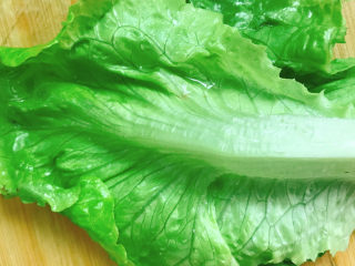 2、鸡蛋豆腐羹,生菜洗干净