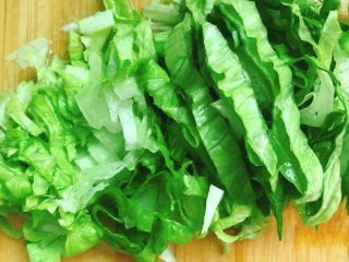 3、鸡蛋豆腐羹,切碎