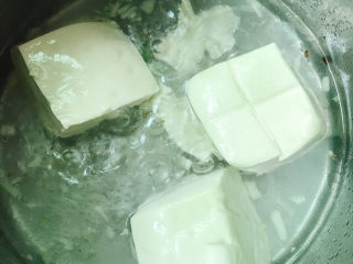 9、鸡蛋豆腐羹,豆腐不需要切