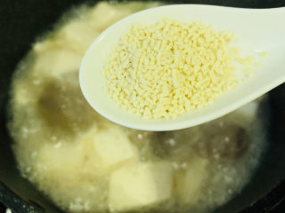 17、金针菇豆腐汤,加鸡精
