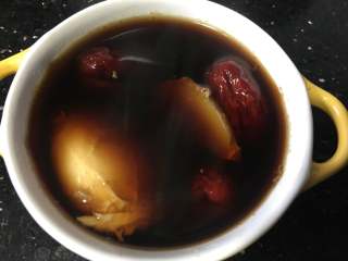 12、糖水鸡蛋,盛出装碗里