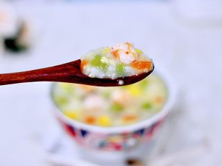 16、海虾时蔬双米粥（宝宝辅食）,宝贝一口气喝了一大碗。