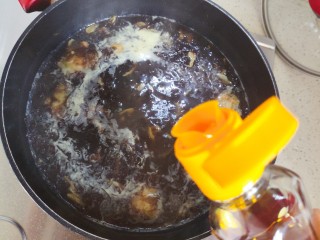 14、紫菜虾皮汤,滴几滴香油，即可