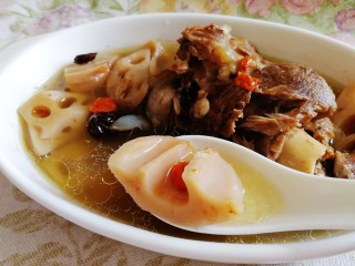 17、筒骨莲藕汤,藕糯。