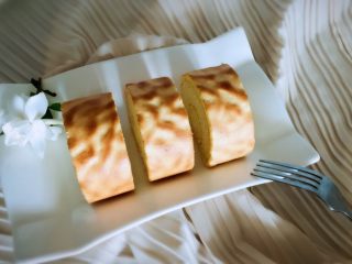 18、虎皮蛋糕卷,半小时可以切块享用美食了。