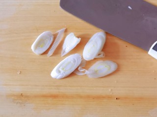 5、海带冬瓜汤,葱切片