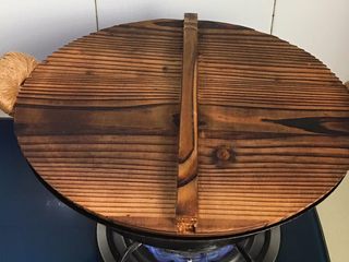 17、浓汤鲫鱼炖豆腐,加盖大火煮3-4分钟