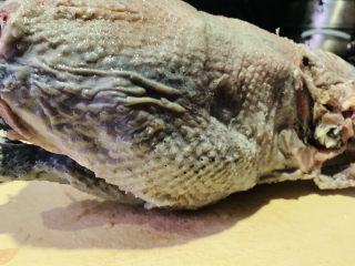 6、虫草花乌鸡汤,乌鸡一只，洗净；