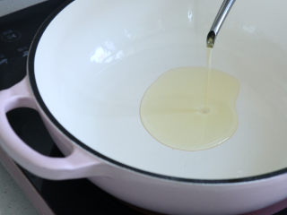 3、酸汤牛肉,起锅热油