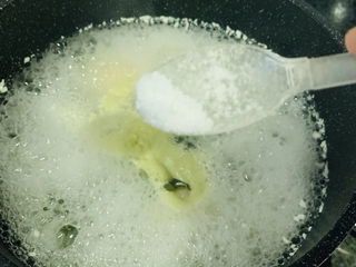 12、海带豆腐汤,加盐；