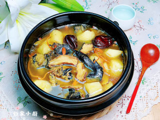 19、当归乌鸡汤,一锅气血双补的当归乌鸡汤就上桌了!