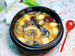 20、当归乌鸡汤,妹妹们喝起来吧!