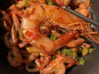 12、香辣干锅虾,一个一个停不下来啊！