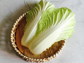 3、#猪五花#紫菜肉丸子大白菜粉丝汤,大白菜