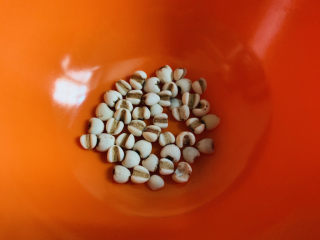 4、冬瓜薏米汤,薏米准备一小把