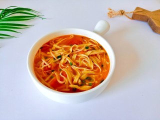 14、豆皮金针菇卷,汤汁拌饭是一绝。