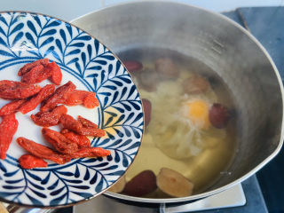 12、糖水鸡蛋,入枸杞